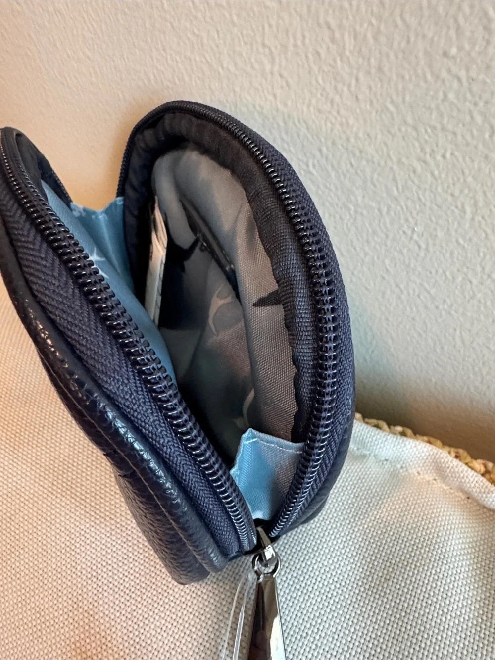 lug vegan leather Cosmetic Pouch/wallet RFID - Navy Blue